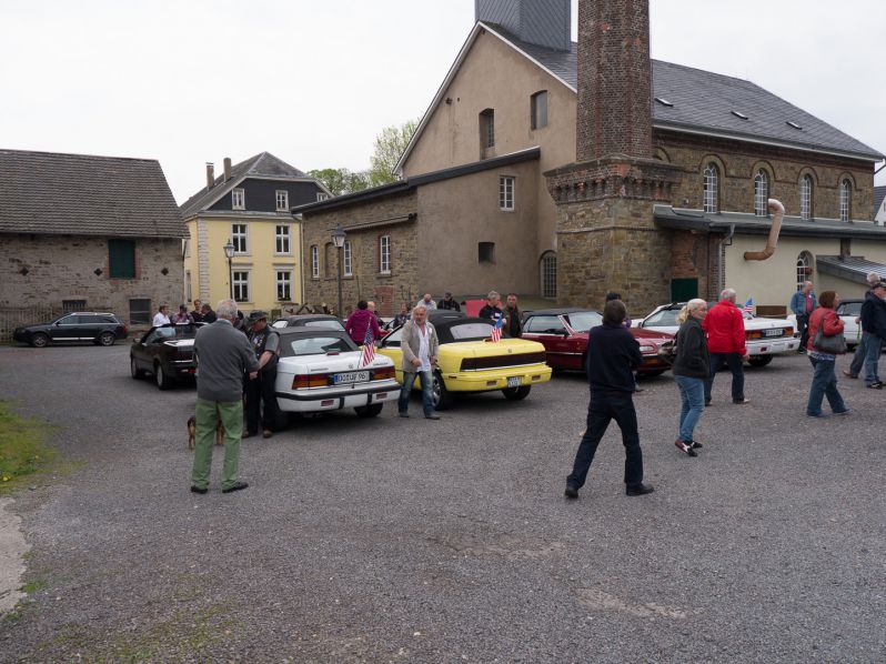 SaisonerÃ¶ffnung 2014, Sauerland
Ankunft bei der Historische Brennerei RÃ¶nsahl
Schlüsselwörter: 2014;Sauerland;ErÃ¶ffnungsfahrt;SaisonerÃ¶ffnung;Meinerzhagen