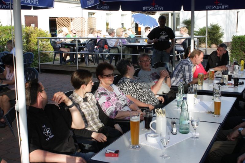 SaisonerÃ¶ffnung 2012 bei Hannover
Abendliche Abschlussrunde
