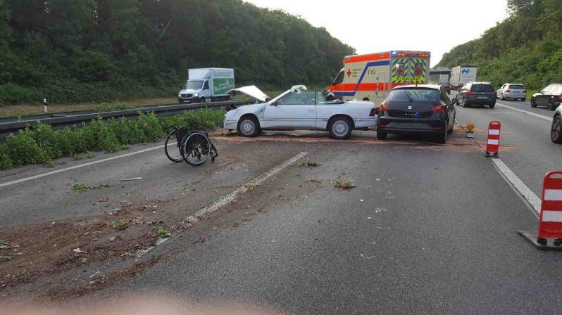 Nu is er hin 2 :-(
Crash auf der A57, morgens im Berufsverkehr
