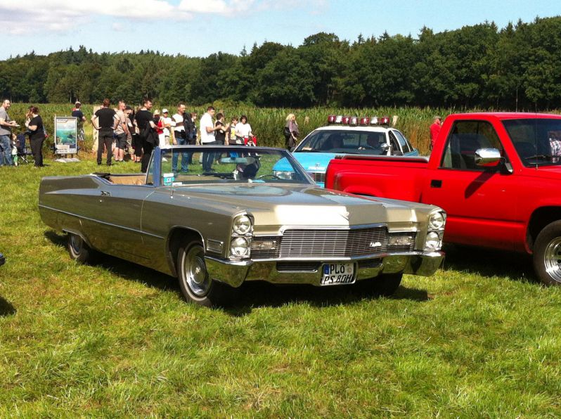 US-Cars und Oldtimer-Treffen in Bredeneek 09.08 2015
