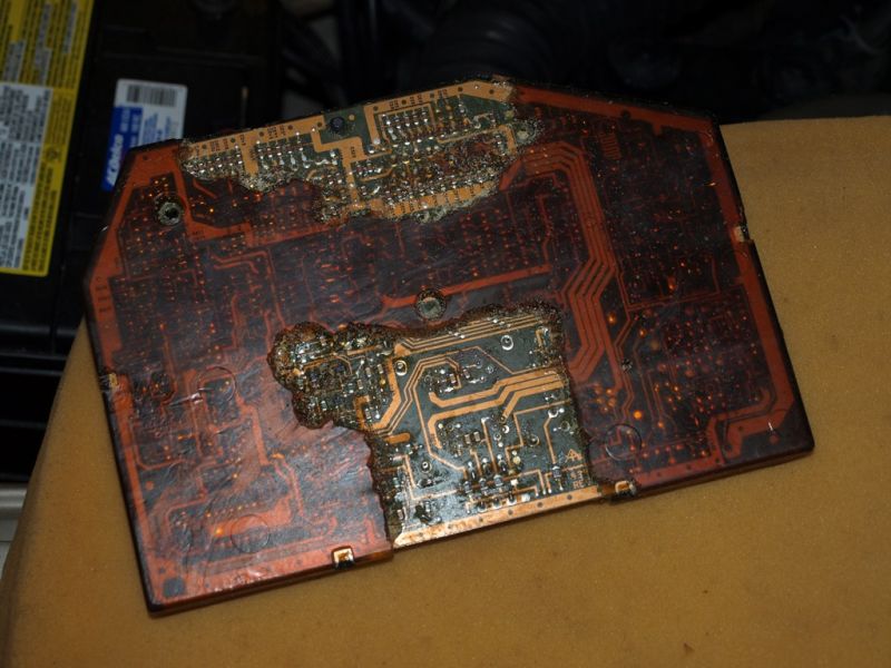 SEBC Le Baron  3,0l Bj 90
Kalte LÃ¶tstellen auf der Platine
