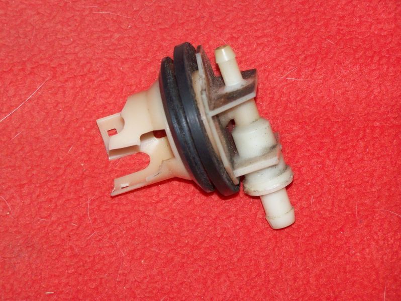 Mein defektes Plastikteil (2)
siehe Bild 1
