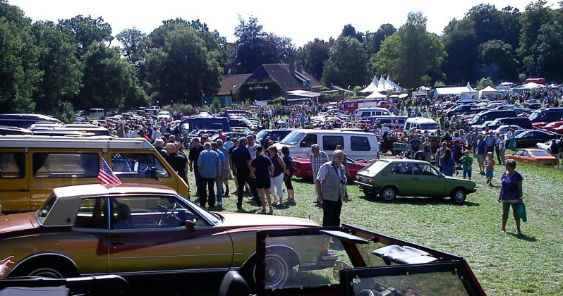 US-Cars und Oldtimer-Treffen in Bredeneek 09.08 2015
Ãœberblick
