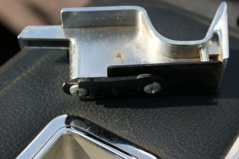 Schieberiegel abgebrochen
1990 J-Body Convertible
Schlüsselwörter: Verriegelung;Verdeck;Persenning