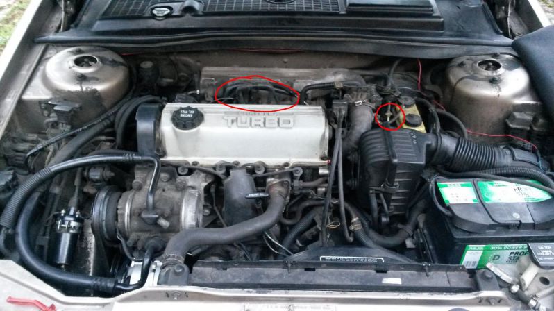 Motorraum gesamt
Der Motorraum meines LeBaron '89 2,5l Turbo. Makiert sind die Stellen an welchen SchlÃ¤uche neu angeschlossen werden mussten.
Schlüsselwörter: Anschluss;Unterdruck